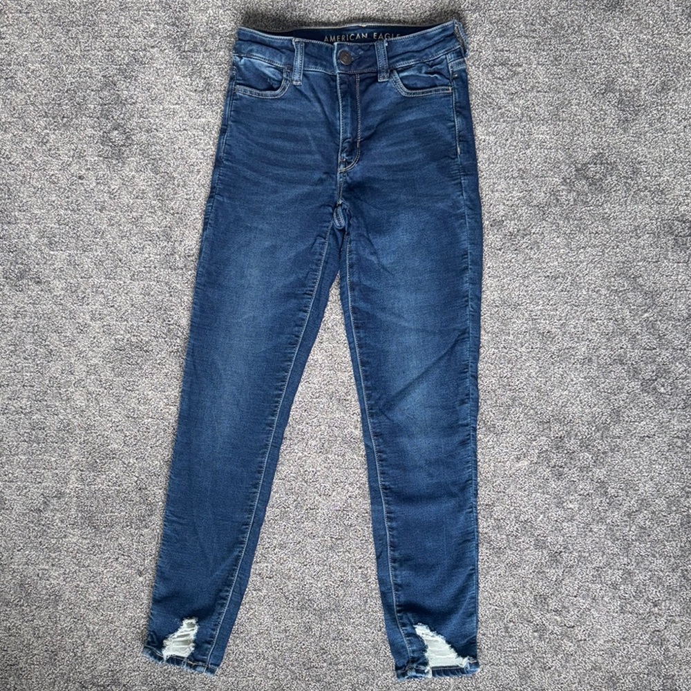 American Eagle high waisted skinny jean size: 0. Extra stretch. LIKE NEW!